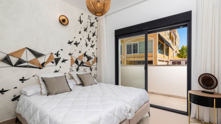 Appartements mit 4 Schlafzimmern, 2 Bädern, Einbauküchen mit Elektrogeräten und Gemeinschaftspool