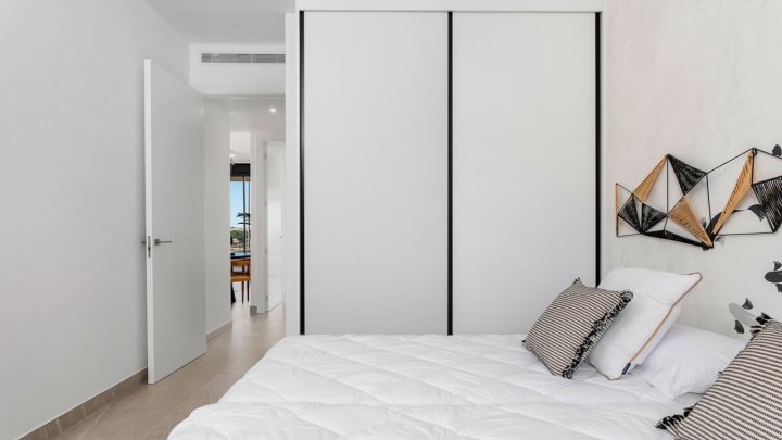 Appartements mit 4 Schlafzimmern, 2 Bädern, Einbauküchen mit Elektrogeräten und Gemeinschaftspool
