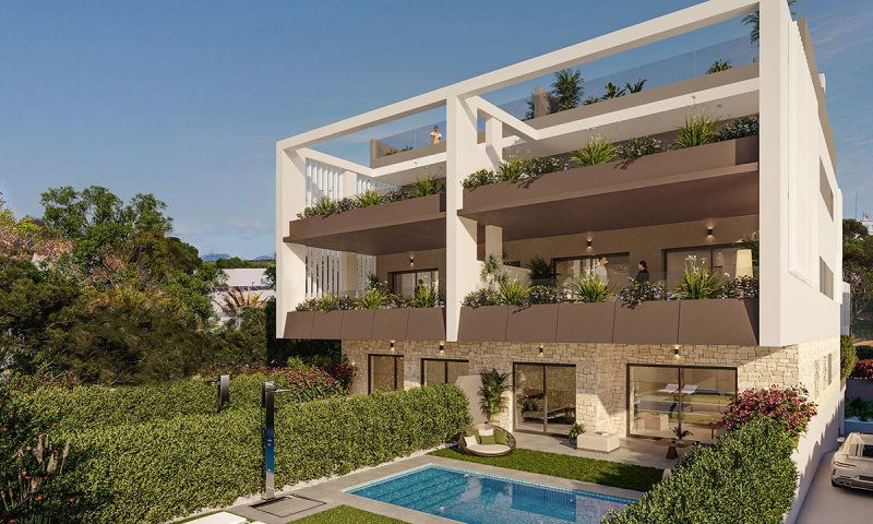 Appartements mit 3 Schlafzimmern, 3 Bädern, Fußbodenheizung in Bädern, Klimaanlage und Gemeinschaftspool nur 300 m vom Strand