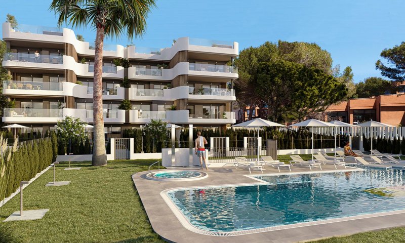Appartements mit 2 Schlafzimmern, 2 Bädern, Fußbodenheizung in Bädern, Klimaanlage und Gemeinschaftspool nur 250 m vom Meer