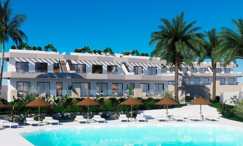 Erdgeschoss-Wohnungen mit 2 Schlafzimmern, 2 Bädern, großer Terrasse, Gemeinschaftspool und Meerblick
