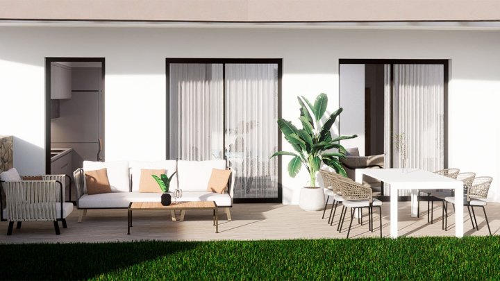 Erdgeschoss-Wohnungen mit 2 Schlafzimmern, 2 Bädern, großer Terrasse, Gemeinschaftspool und Meerblick