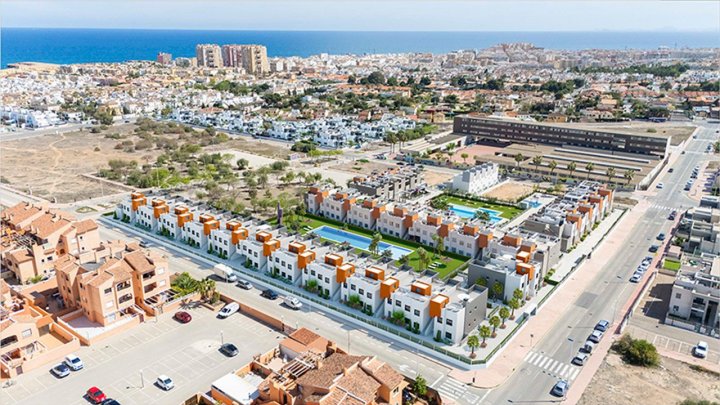 Erdgeschoss-Wohnungen mit 2 Schlafzimmern, 2 Bädern, Tiefgaragenstellplatz und Gemeinschaftspool