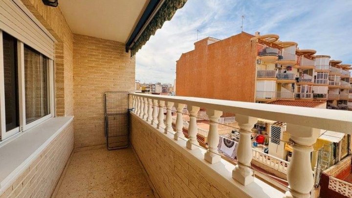 Appartement mit 2 Schlafzimmern und 1 Bad im Zentrum von La Mata nur 200 m vom Strand