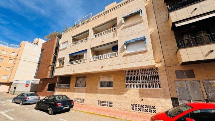 Appartement mit 2 Schlafzimmern und 1 Bad im Zentrum von La Mata nur 200 m vom Strand