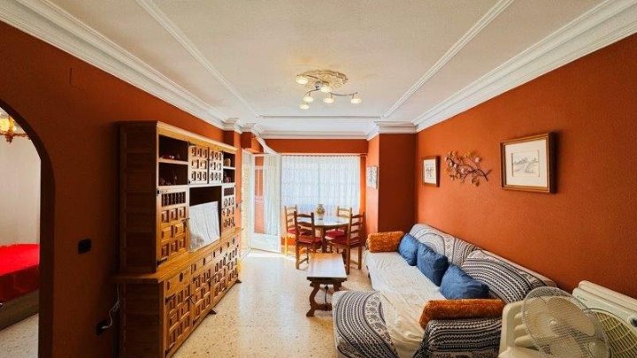 Appartement mit 2 Schlafzimmern und 1 Bad im Zentrum von La Mata nur 200 m vom Strand