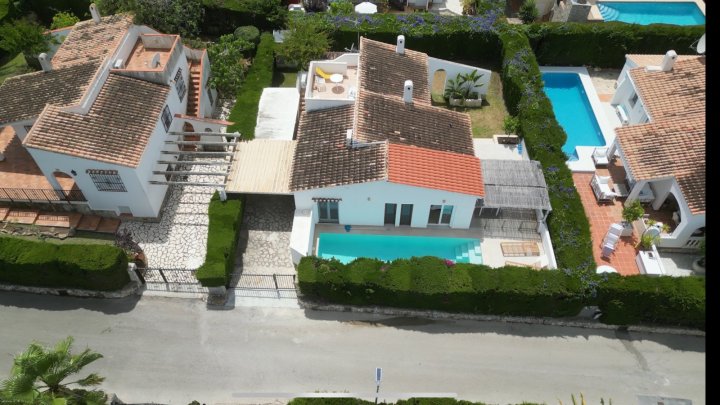Modernisiertes Wohlfühlhaus mit Pool und Dachterrasse in der beliebten Urbanisation La Sella - Nähe Golfplatz und Meer