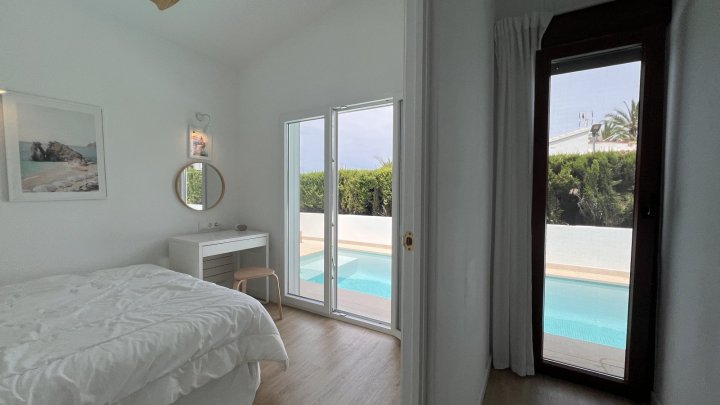 Modernisiertes Wohlfühlhaus mit Pool und Dachterrasse in der beliebten Urbanisation La Sella - Nähe Golfplatz und Meer