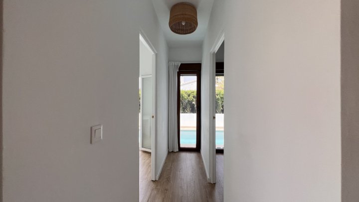 Modernisiertes Wohlfühlhaus mit Pool und Dachterrasse in der beliebten Urbanisation La Sella - Nähe Golfplatz und Meer