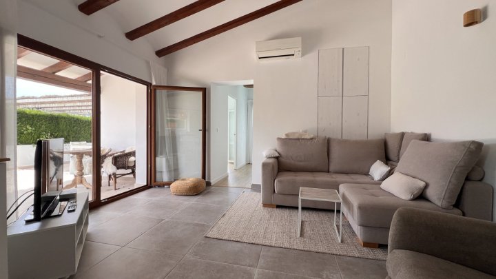 Modernisiertes Wohlfühlhaus mit Pool und Dachterrasse in der beliebten Urbanisation La Sella - Nähe Golfplatz und Meer