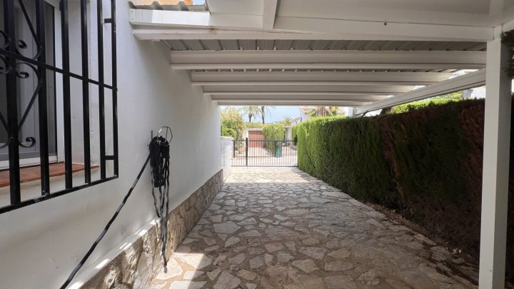 Modernisiertes Wohlfühlhaus mit Pool und Dachterrasse in der beliebten Urbanisation La Sella - Nähe Golfplatz und Meer
