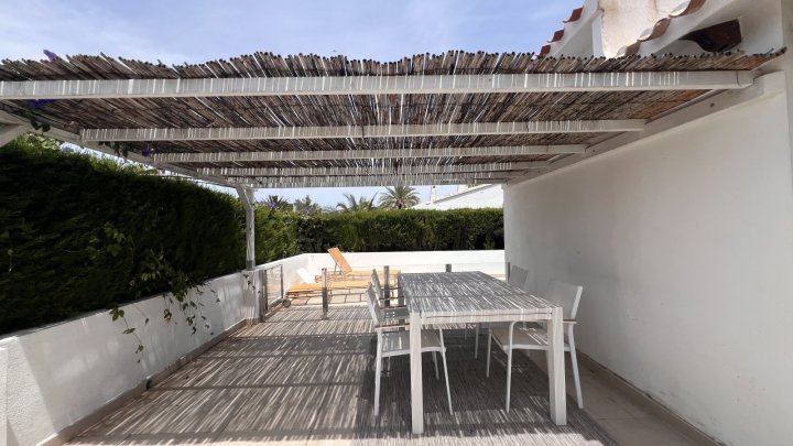 Modernisiertes Wohlfühlhaus mit Pool und Dachterrasse in der beliebten Urbanisation La Sella - Nähe Golfplatz und Meer