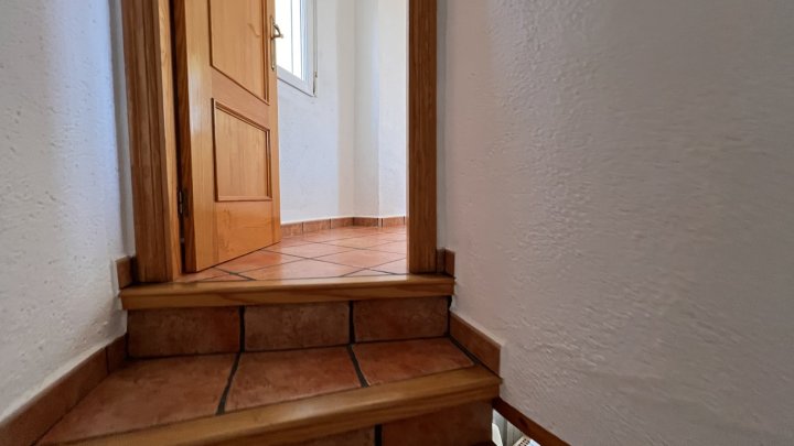 Sehr gepflegte Villa mit 3 Schlafzimmern und 3 Bädern in ruhiger Lage