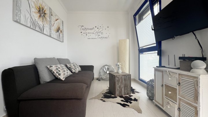 Charmante 2-Schlafzimmer-Wohnung nur 500 m vom Strand entfernt und mit Mietlizenz