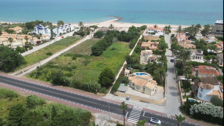Charmante 2-Schlafzimmer-Wohnung nur 500 m vom Strand entfernt und mit Mietlizenz