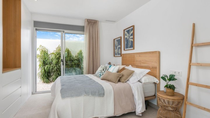 Eingeschossige Villen mit 3 Schlafzimmern, 2 Bädern, Vorinstallation Klimaanlage und Privatpool am Golfplatz von La Serena Golf