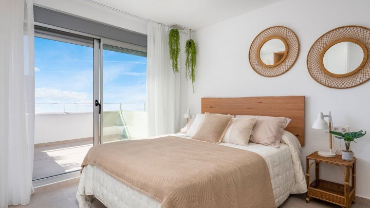 Zweigeschossige Villen mit 3 Schlafzimmern, 2 Bädern, Vorinstallation Klimaanlage und Privatpool am Golfplatz von La Serena Golf