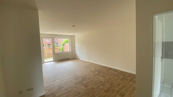 Renovierte 2,5 Zimmer Terrassenwohnung mit WBS in Brunsbüttel mit Balkon Otto Stöben GmbH