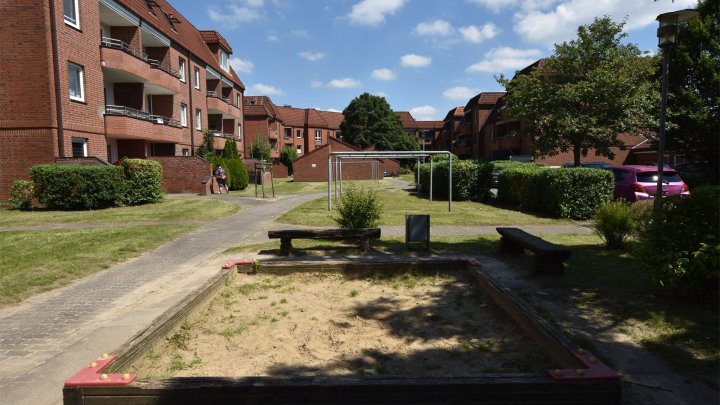 Renovierte 2,5 Zimmer Terrassenwohnung mit WBS in Brunsbüttel mit Balkon Otto Stöben GmbH