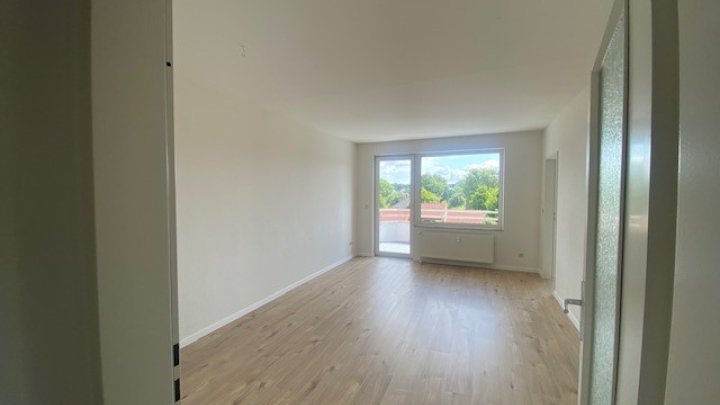 Frisch renovierte 3 Zi Wohnung + Balkon + Einbauküche !NUR WBS! OTTO STÖBEN GmbH