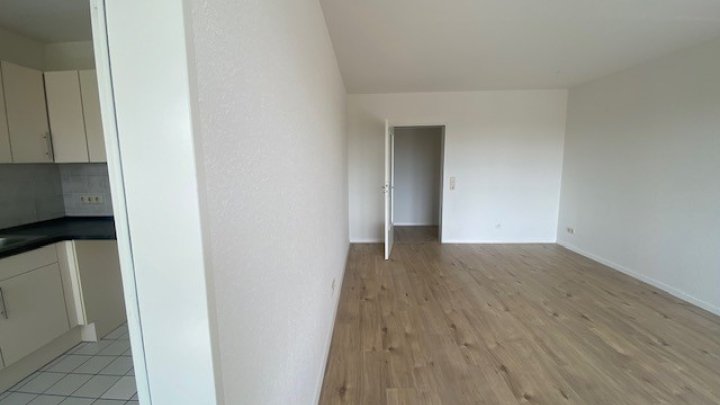 Frisch renovierte 3 Zi Wohnung + Balkon + Einbauküche !NUR WBS! OTTO STÖBEN GmbH
