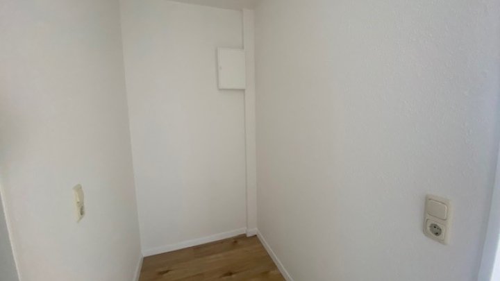 Frisch renovierte 3 Zi Wohnung + Balkon + Einbauküche !NUR WBS! OTTO STÖBEN GmbH