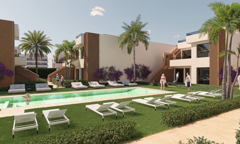 Obergeschoss-Wohnungen mit 3 Schlafzimmern, 2 Bädern, Dachterrasse und Gemeinschaftspool in sehr schönem Golf-Resort