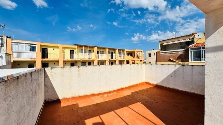 Doppelhaushälfte mit 3 Schlafzimmern, 2 Bädern und Dachterrasse nur 300 m vom Strand