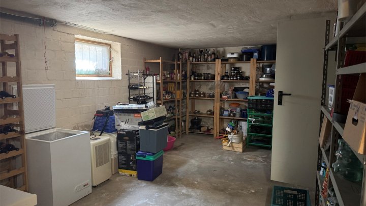 Großzügige Immobilie mit 294,3 m² Wohnfläche & traumhaftem Grundstück – ideal für 4 Parteien