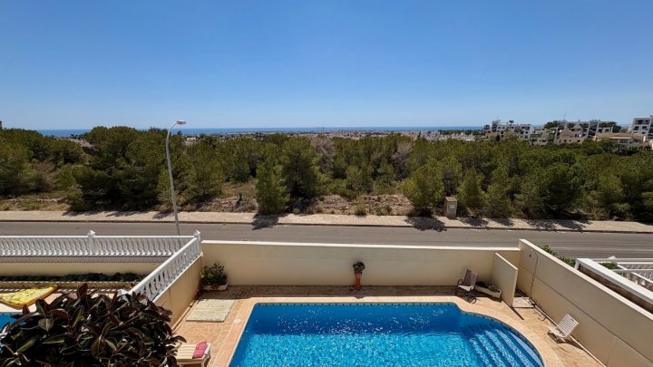Mediterrane Villa mit 2 Schlafzimmern, 2 Bädern, Privatpool und fantastischem Ausblick