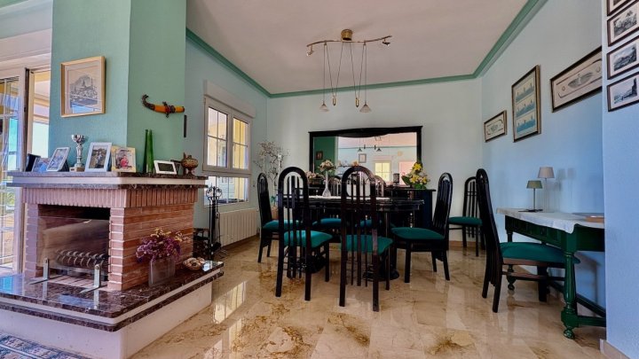 Mediterrane Villa mit 2 Schlafzimmern, 2 Bädern, Privatpool und fantastischem Ausblick