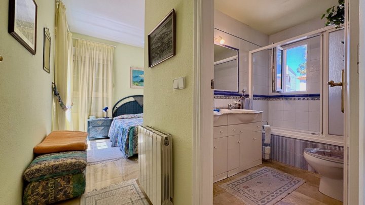 Mediterrane Villa mit 2 Schlafzimmern, 2 Bädern, Privatpool und fantastischem Ausblick