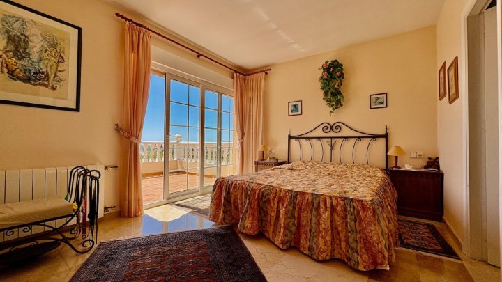 Mediterrane Villa mit 2 Schlafzimmern, 2 Bädern, Privatpool und fantastischem Ausblick