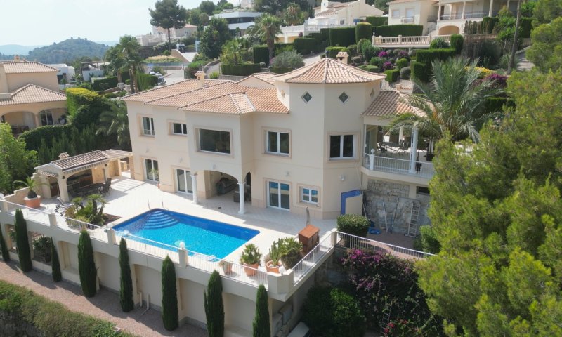 Exklusive Villa mit traumhaftem Meer- und Golfblick in La Sella