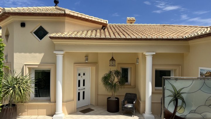 Exklusive Villa mit traumhaftem Meer- und Golfblick in La Sella