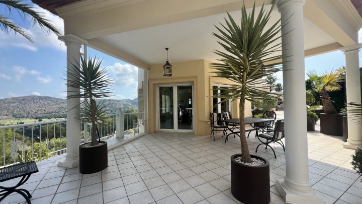 Exklusive Villa mit traumhaftem Meer- und Golfblick in La Sella