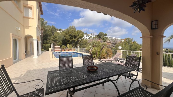 Exklusive Villa mit traumhaftem Meer- und Golfblick in La Sella