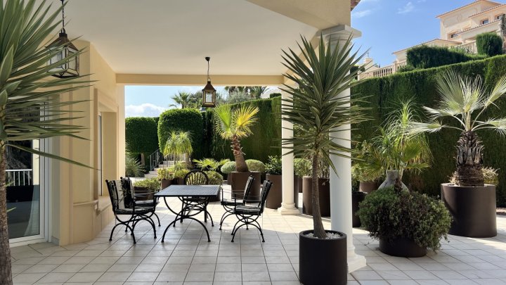 Exklusive Villa mit traumhaftem Meer- und Golfblick in La Sella
