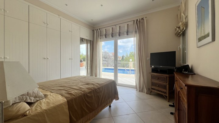 Exklusive Villa mit traumhaftem Meer- und Golfblick in La Sella