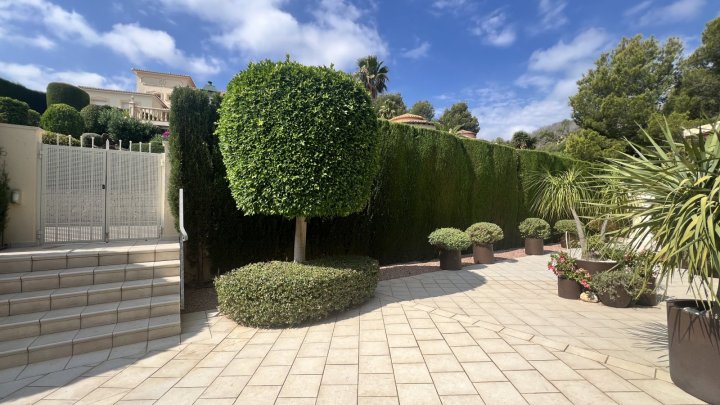 Exklusive Villa mit traumhaftem Meer- und Golfblick in La Sella