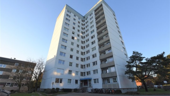 Frisch renovierte, große 3-Zimmer-Wohnung mit Balkon in Bad Schwartau - OTTO STÖBEN GmbH