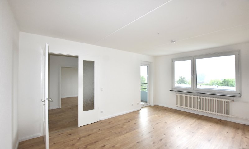 Frisch renovierte, große 3-Zimmer-Wohnung mit Balkon in Bad Schwartau - OTTO STÖBEN GmbH