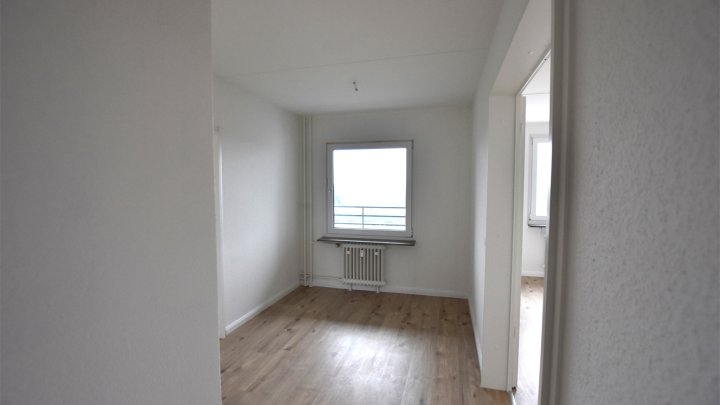 Frisch renovierte, große 3-Zimmer-Wohnung mit Balkon in Bad Schwartau - OTTO STÖBEN GmbH