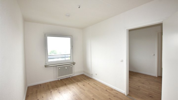 Frisch renovierte, große 3-Zimmer-Wohnung mit Balkon in Bad Schwartau - OTTO STÖBEN GmbH