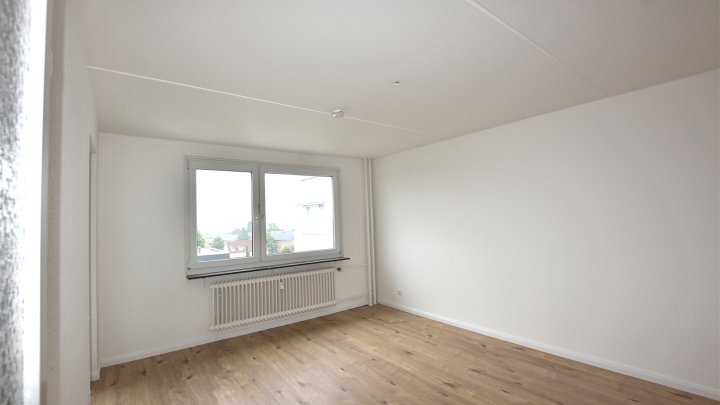 Frisch renovierte, große 3-Zimmer-Wohnung mit Balkon in Bad Schwartau - OTTO STÖBEN GmbH