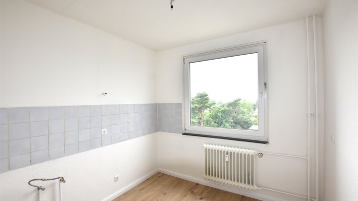 Frisch renovierte, große 3-Zimmer-Wohnung mit Balkon in Bad Schwartau - OTTO STÖBEN GmbH
