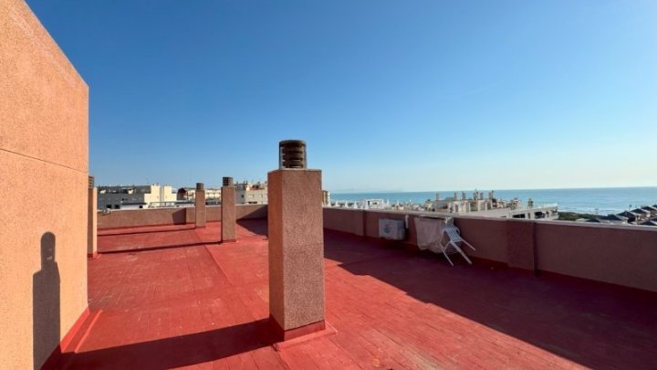 Appartement mit 2 Schlafzimmern, 1 Bad, Tiefgaragenstellplatz und Gemeinschaftspool nur 150 m vom Strand