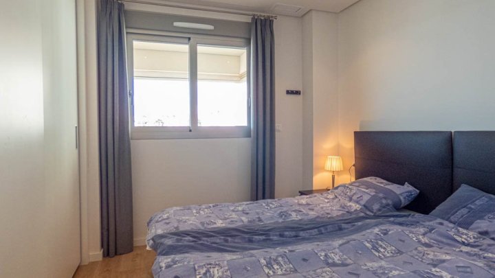 Fantastisches Appartement mit 4 Schlafzimmern, 2 Bädern, großer Terrasse, Meerblick und Gemeinschaftspool