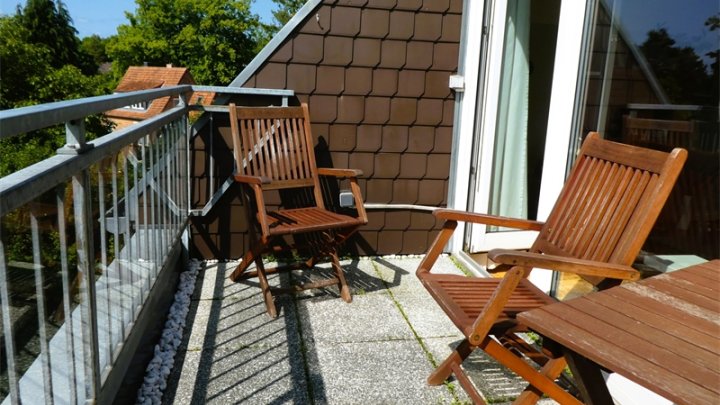KIEL-SUCHSDORF: Unbefristet vermietete 2,5-Zimmer-ETW mit Dachterrasse + Stellplatz OTTO STÖBEN