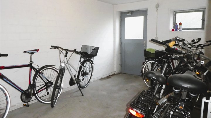 KIEL-SUCHSDORF: Unbefristet vermietete 2,5-Zimmer-ETW mit Dachterrasse + Stellplatz OTTO STÖBEN